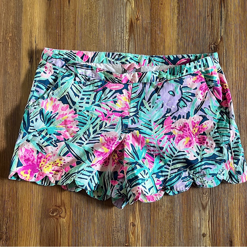 Lilly Pulitzer scalloped shorts